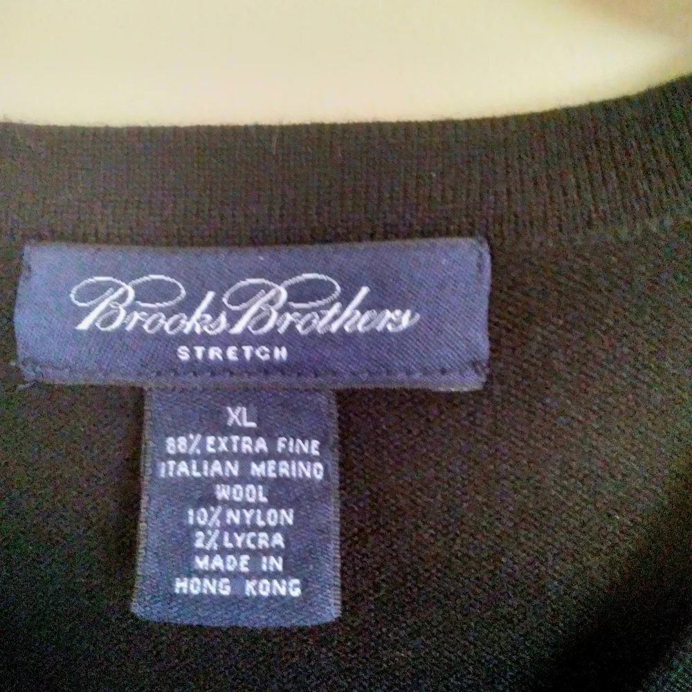 Brooks Brothers Black VNeck Sweater Merino Wool Men's XL Quiet Luxury Minimalist